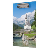 Die Pfarrkirche Ramsau in Bayern, Deutschland Klemmbrett (Links)