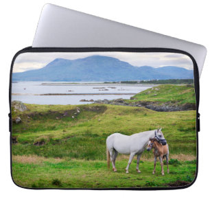 Die Pferde von Connemara Galway, Irland Laptopschutzhülle