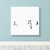 Die Pinguine beim Fußballspielen Leinwanddruck (Insitu (Holzboden))