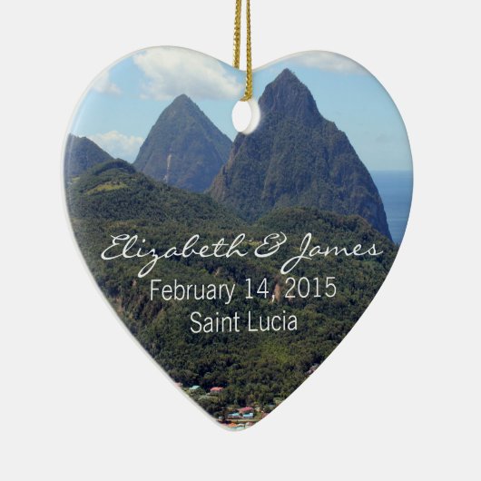 Die Pitons und das Soufriere Keramikornament (Rechts)