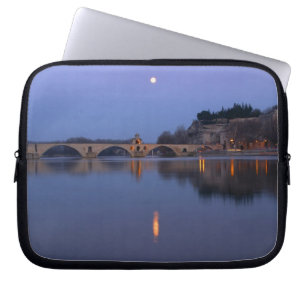 Die Pont St. Benezet-Brücke in Avignon an der Laptopschutzhülle