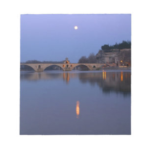 Die Pont St. Benezet-Brücke in Avignon an der Notizblock