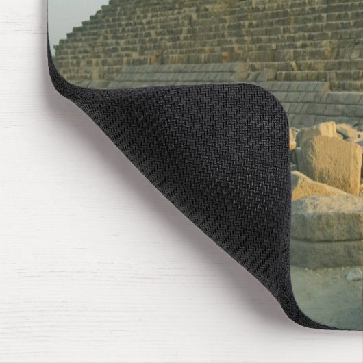 Die Pyramiden von Gizeh, die fast 5000 sind 2 Mousepad (Ecke)