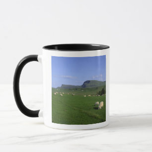 Die Quiraing-Berge, Insel Skye, Highlands, Tasse