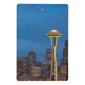 Die Raum-Nadel und das im Stadtzentrum gelegene Mini Klemmbrett (Rückseite)