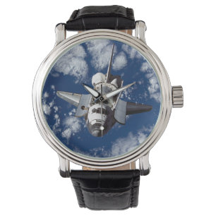 Die Raumfähre über Erde Armbanduhr