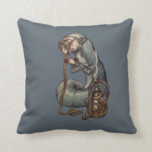 Die Raupe von Arthur Rackham Kissen