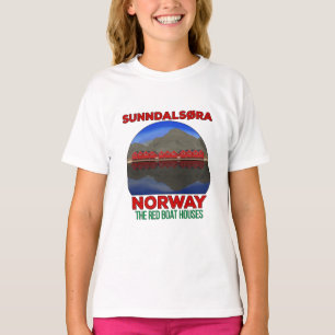 Die Red Boat Houses Sunndalsøra Norwegen T-Shirt