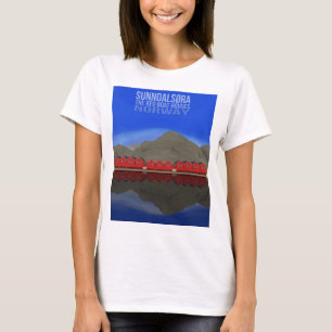 Die Red Boat Houses Sunndalsøra Norwegen T-Shirt