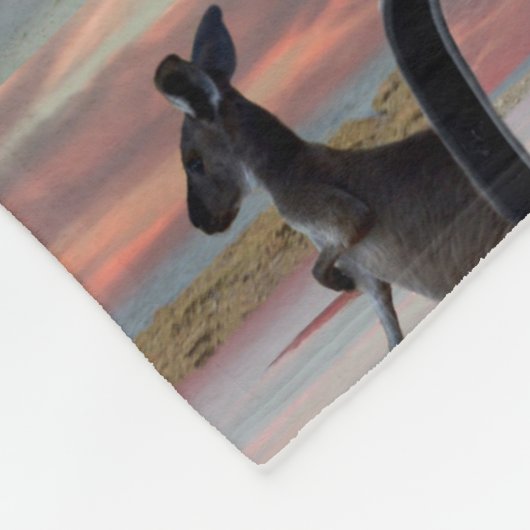 "Die Reflektionen der Wildnis: Ein Kangaroo am Str Fleecedecke (Ecke)