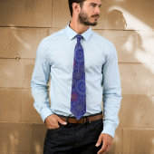 Die Regenfäden der Berry-Blütenstreuen strukturier Krawatte