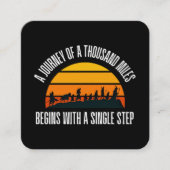 Die Reise tausender Meilen beginnt mit einem Singe Quadratische Visitenkarte (Vorderseite)