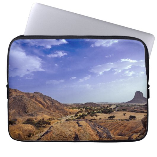 Die reizvolle Schönheit der Wüste unter einem blau Laptopschutzhülle (Vorderseite)