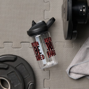 Die Revolution wird in einen neuen Rahmen gestellt Trinkflasche
