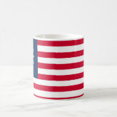 Die revolutionäre Kriegs-Betsy- Rossflagge Kaffeetasse (Mittel)