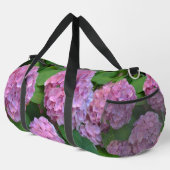 Die rosa Hortensia-Hydrangea-Blume Duffle Bag (Rechte Ecke)