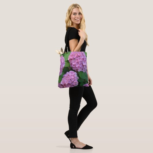 Die rosa Hortensia-Hydrangea Tasche (Am Model)