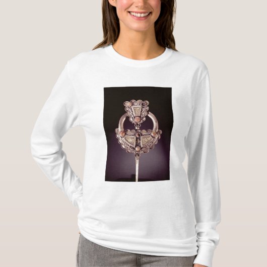 Die Roscrea Brosche, von Roscrea T-Shirt (Vorderseite)