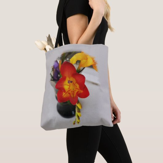 Die rote Freesie Tasche (Von Nahem)