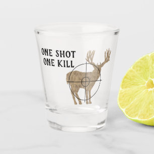 Die Rotwild, die ein jagen, schossen eine Tötung Schnapsglas