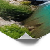 "Die Ruhe auf den Gipfeln - Alpendorf Poster (Ecke)