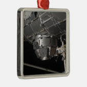 Die Ruhe der Internationalen Raumstation Ornament Aus Metall (Rechts)
