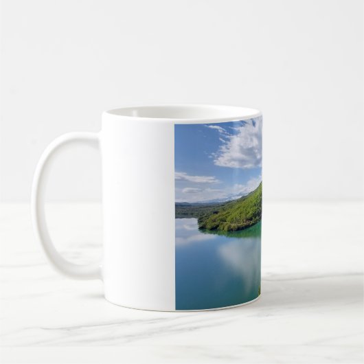 Die Ruhe in einer Sippe: Tee mit Aussicht auf den Kaffeetasse (Links)
