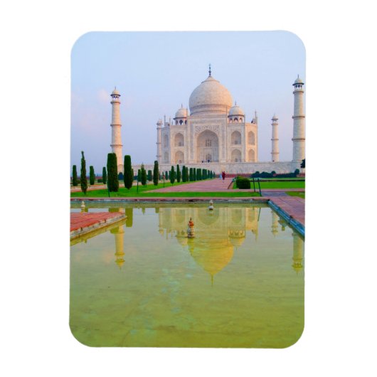 Die ruhige friedliche Welt des berühmten Taj Mahal Magnet (Vertikal)