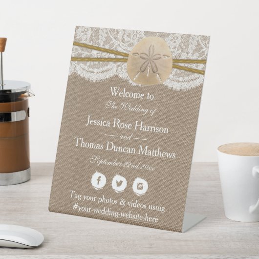 Die rustikale Sand Dollar Beach Hochzeitskollektio Sockelschild (In SItu)