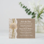 Die rustikale Sand-Dollar-Kollektion Save the Date Ankündigungspostkarte (Stehend Vorderseite)