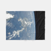 Die Sahara-Staubwolke fliegt nach Westen in den At Fleecedecke (Vorderseite (Horizontal))