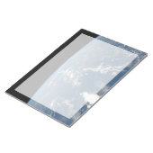 Die Sahara-Staubwolke fliegt nach Westen in den At Notizblock (angewinkelt)