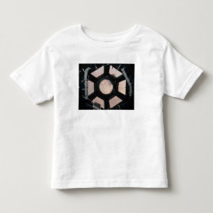 Die Sahara-Wüste sichtbar durch die Fenster Kleinkind T-shirt
