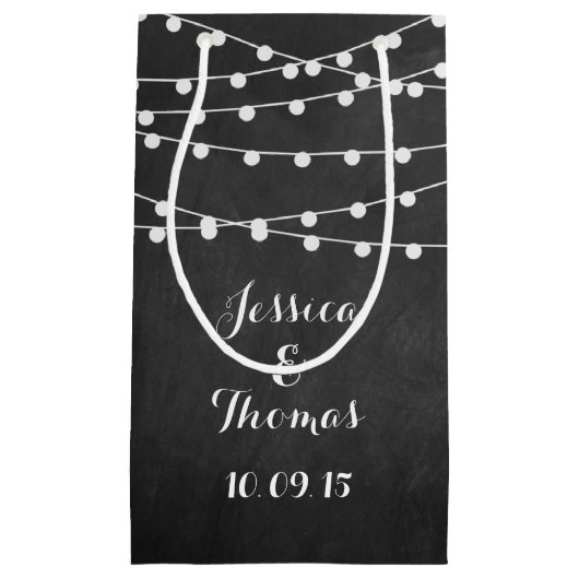 Die Saitenleuchten auf der Chalkboard-Hochzeitssam Kleine Geschenktüte (Vorderseite)