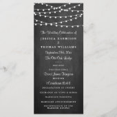 Die Saitenleuchten auf der Chalkboard-Hochzeitssam Programm (Vorderseite)