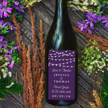 Die Saitenleuchten auf der Lila Hochzeitskollektio