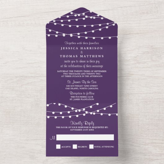 Die Saitenleuchten auf der Lila Hochzeitskollektio All In One Einladung (Innen Boden)