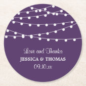 Die Saitenleuchten auf der Lila Hochzeitskollektio Runder Pappuntersetzer (Vorderseite)