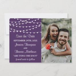 Die Saitenleuchten auf der Lila Hochzeitskollektio Save The Date
