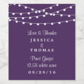 Die Saitenleuchten auf der Lila Hochzeitskollektio Weinetikett (Einzelnes Label)