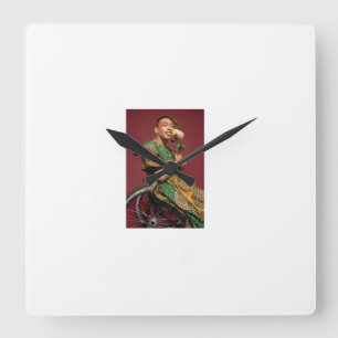 Die Sammlung repräsentiert den eklektischen Geist  Quadratische Wanduhr