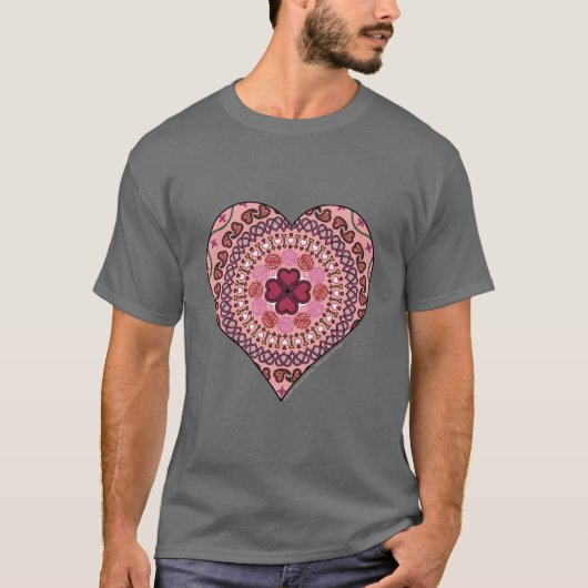 Die Schichten des dunklen Shirts der Herzmenschen (Vorderseite)