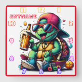 Die Schildkröte genießt einen Drink im Sommer Part Quadratische Wanduhr (Vorderseite)