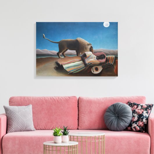 Die schlafende Zigeunerin | Henri Rousseau | Leinwanddruck (Insitu (Wohnzimmer))