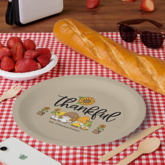 Die schöne kleine Sonnenblumenfamilie Pappteller (Picknick)