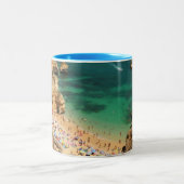 Die schönen Strände der Algarve Zweifarbige Tasse (Mittel)