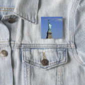 Die Schönheit des berühmten Freiheitsstatuen an Button (Beispiel)