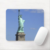 Die Schönheit des berühmten Freiheitsstatuen an Mousepad (Mit Mouse)