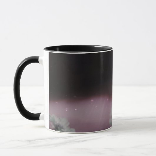 Die Schönheit einer Blume mit Pinseln Tasse (Links)