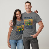 Die Schule ist wichtig, aber die Landwirtschaft is T-Shirt (Unisex)